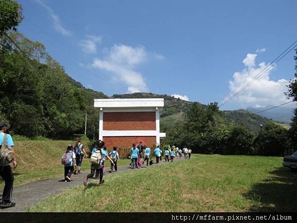 141002少年春陽 移動至春陽分場餐廳、介紹菜色及用餐 (1)