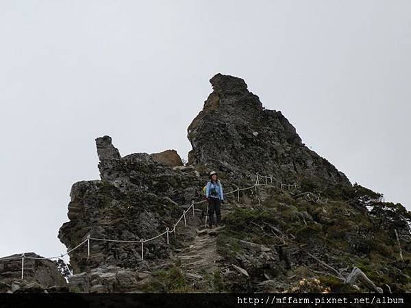 100518南湖 五岩峰上聖琳1