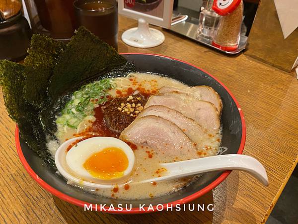 特製辣肉味噌 辣味味噌拉麵 博多拉麵 skmpark 大魯閣草衙道 前鎮餐聽 前鎮美食 新光閣 美食街 高雄拉麵 連鎖拉麵