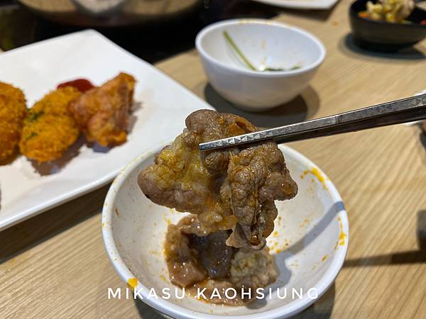 饗麻饗辣-高雄夢時代店PLUS 菜單 美食街 用餐心得 自助餐 夢時代吃到飽 饗麻饗辣價格 夢時代火鍋