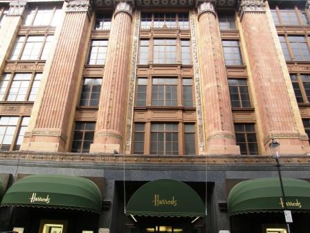 Harrods 旁門