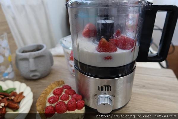 營養大師輕巧料理機輕鬆上菜