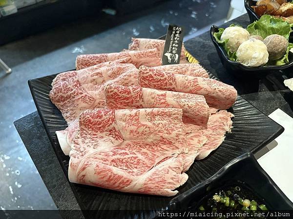 太狂了！A5和牛＋鱈場蟹火鍋吃到飽只要$2480😳🔥台北武鶴