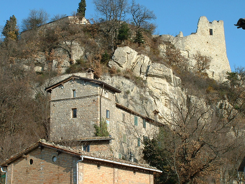 卡諾莎城堡（Canossa）.jpg