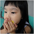20130821剛剛看完兒童牙醫，小Ｍｏ有蛀牙要治療了。
