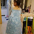 20140722007小Ｍｏ愛莎禮服的背面.jpg