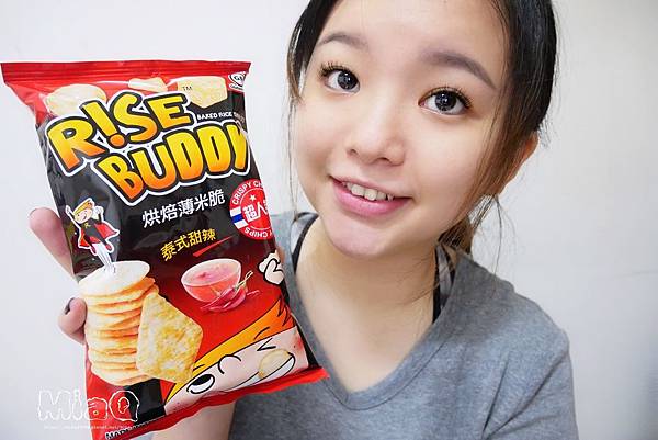 美食零嘴 ▍來自泰國的美味零嘴  RISE BUDDY米趣巴迪烘焙薄米脆(香濃起司酸奶洋蔥BBQ燒烤泰式甜辣) (15).JPG