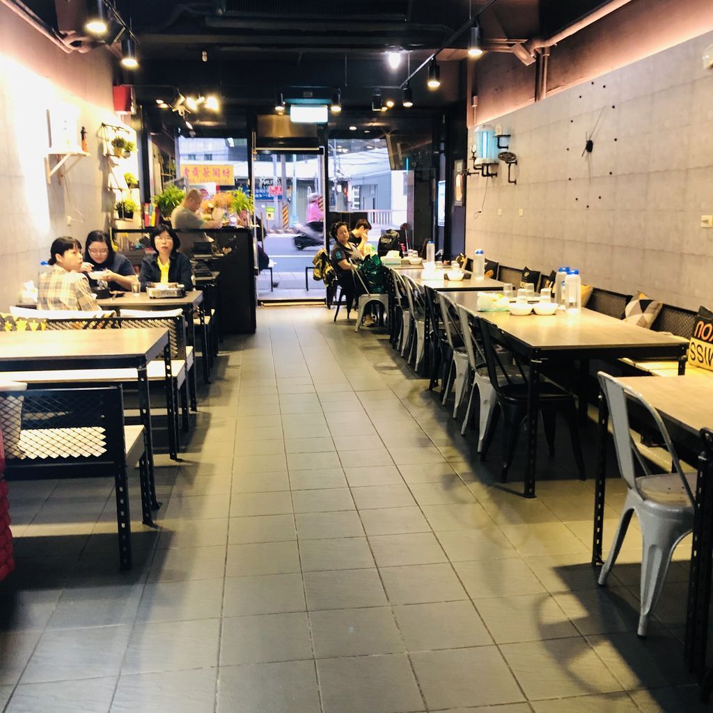 【新店美食】FUN鍋子｜大坪林平價韓式餐廳、韓國烤肉、韓式炸雞 (3).JPG