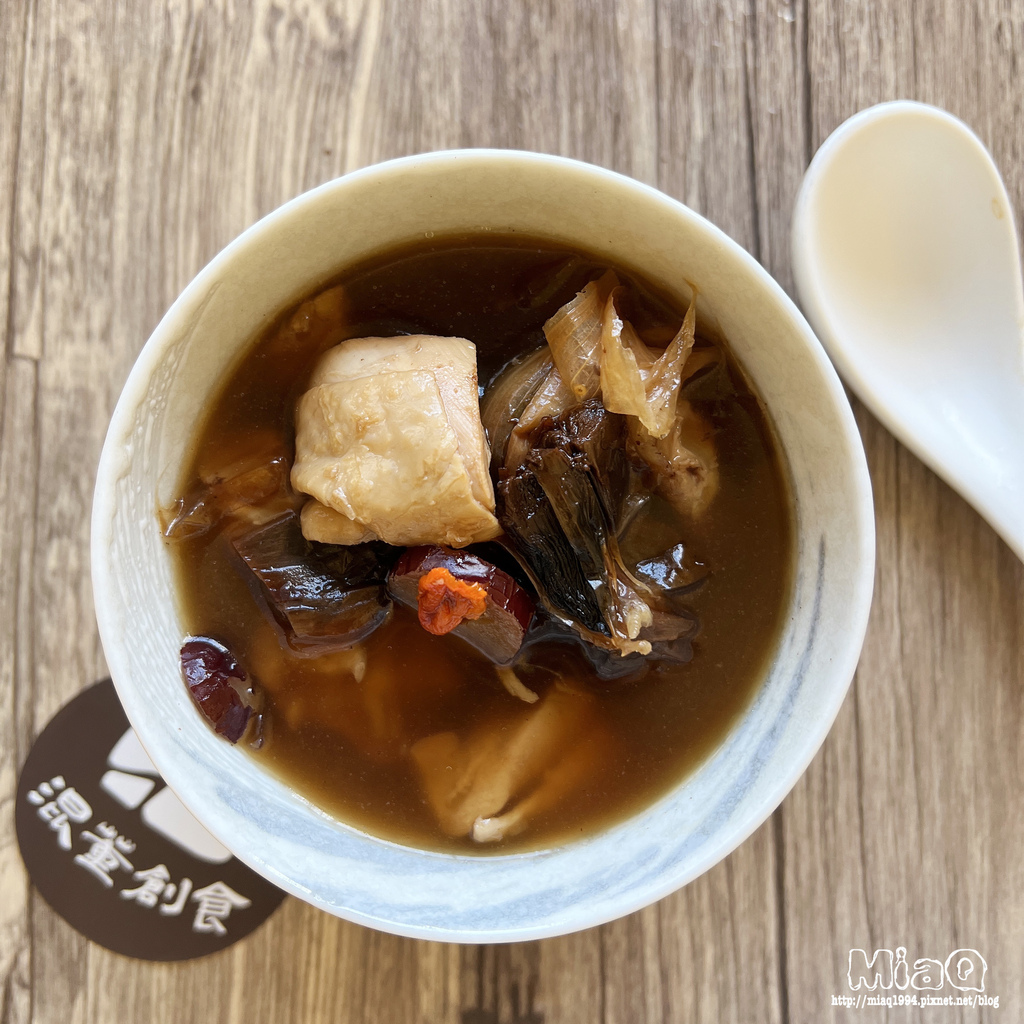 【即食湯品推薦】在家享用高級宴客般,擁有現煮好滋味的藥膳雞湯推薦|混董創食開箱試吃心得 (20).JPG 【即食湯品推薦】在家享用高級宴客般,擁有現煮好滋味的藥膳雞湯推薦|混董創食開箱試吃心得 (20).JPG