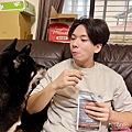 【2022飼料推薦】八犬寵物 無穀低敏飼料開箱｜Nutrience紐崔斯評價，挑嘴狗也愛吃的紐崔斯天然糧成犬-雞肉口味 (8).JPG