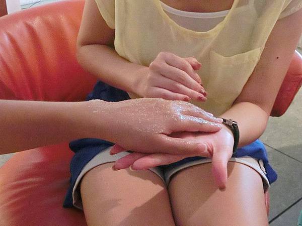 卡芮詩TRIND頂級手足