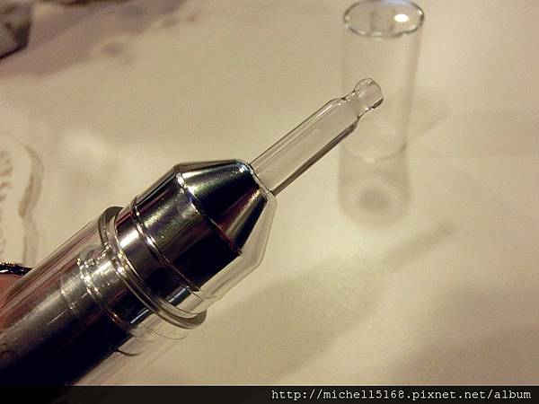 巴黎萊雅:玻尿酸抗皺微導系列--50X最高濃度玻尿酸注入,內補水、外抗皺