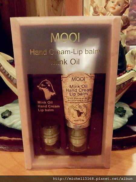 MOOI 黃金貂油唇手修護霜 MOOI 黃金貂油唇手修護霜