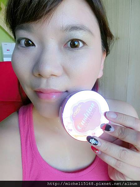 巴黎萊雅：  輕透亮氣墊粉餅 + 輕透光感氣墊腮紅 + 花漾漸層氣墊唇彩 + 魅眼名伶氣墊光燦眼影筆 + 3合1立體眉彩筆巴黎萊雅：  輕透亮氣墊粉餅 + 輕透光感氣墊腮紅 + 花漾漸層氣墊唇彩 + 魅眼名伶氣墊光燦眼影筆 + 3合1立體眉彩筆