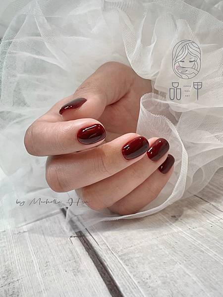 🍁秋天／櫻桃紅美甲。一個非常喜歡酒紅色系的女子 很美