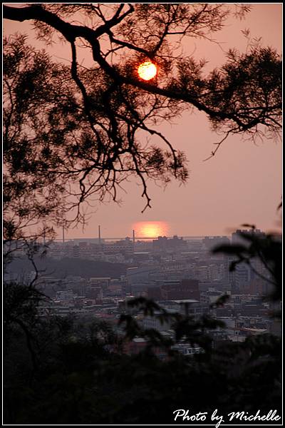 有夕陽倒影耶~