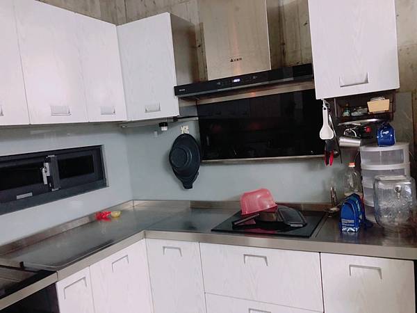 上樓前廚房的流理台要清空