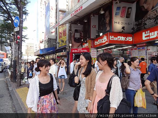 2012 7 30東京第六回人像專科攝影展布展開展與接大陸友人逛街囉! (27)