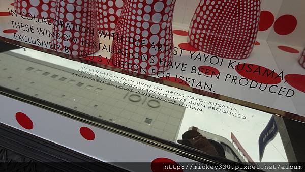 2012 725東京第一天~下午兩點從飯店出來到新宿開逛開吃~伊勢丹裡外都是草間彌生與LV (7)