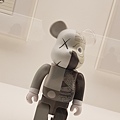 2017 6 16 KAWS @ 上海余德要美術館 始於終點 展  (90)