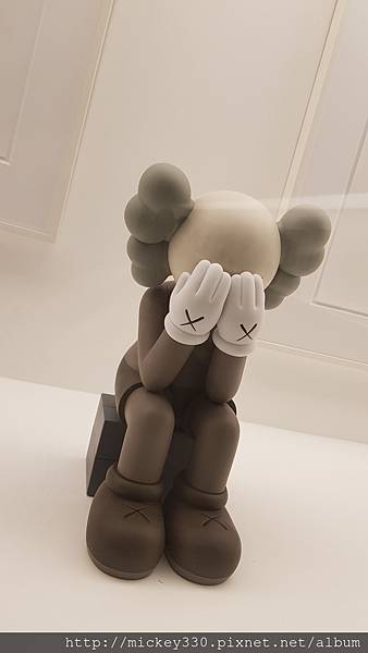 2017 6 16 KAWS @ 上海余德要美術館 始於終點 展  (82)