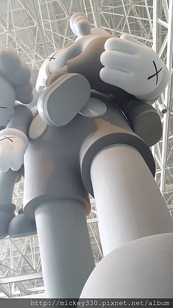 2017 6 16 KAWS @ 上海余德要美術館 始於終點 展  (4)