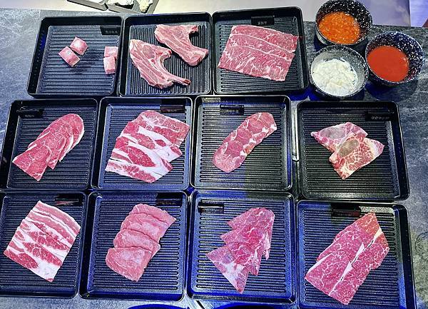 中和糰子の燒肉新指標！899頂級牛、天使紅蝦吃到飽！