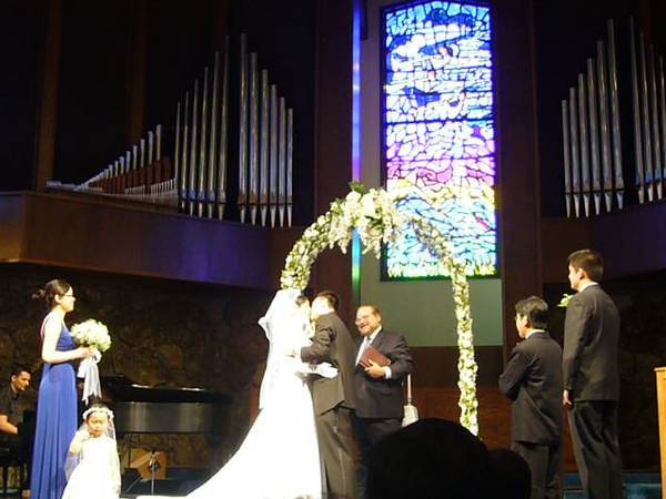 you can kiss your bride!!這裡跟電影一樣