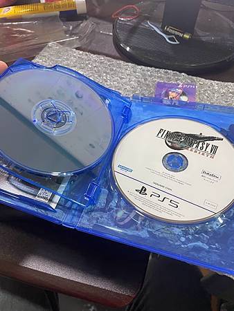 收到太空戰士7重生PS5日版光碟