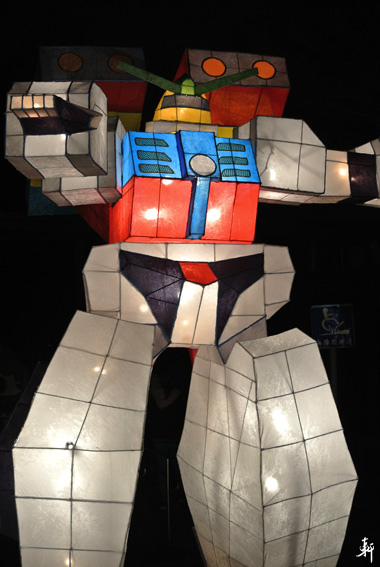 鋼彈-2.jpg 鋼彈-2.jpg