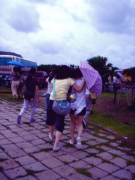 狂風亂雨中