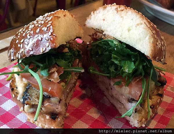 IMG_1126.JPG IMG_1126.JPG