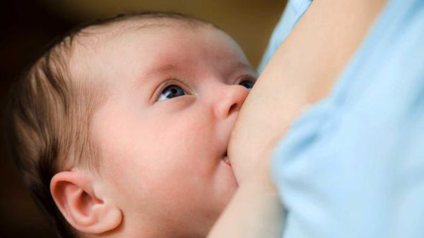 寶寶喝母乳　過胖風險降3倍