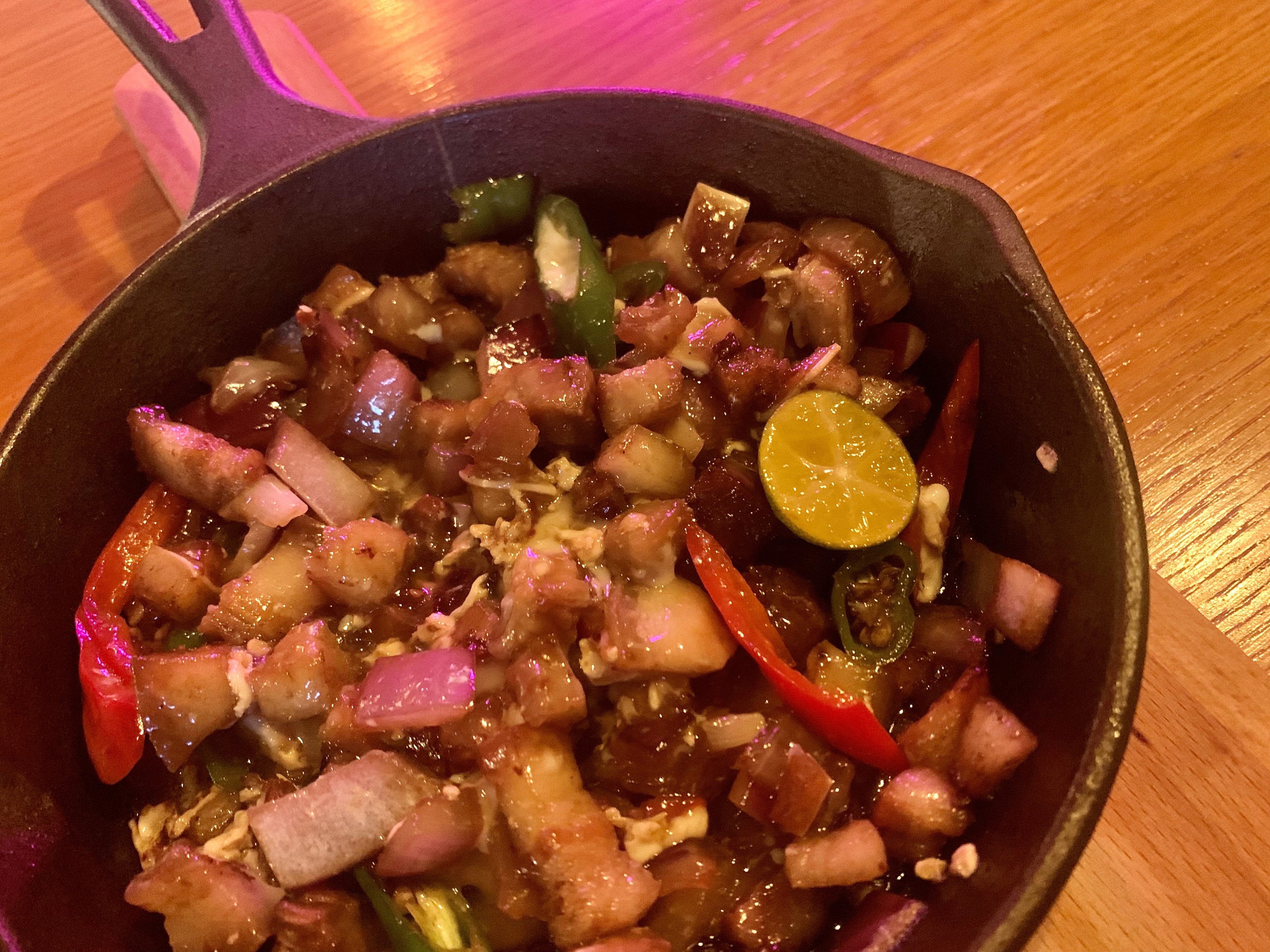 Sisig pork鑄鐵鍋料理