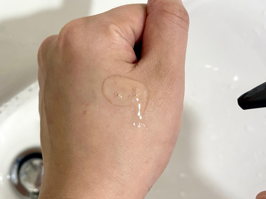 TS6私舒衣物手洗精 TS6私舒衣物手洗精按壓出來是透明狀