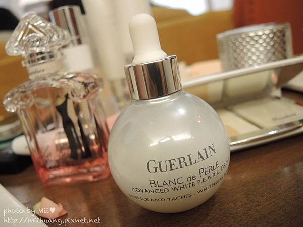 嬌蘭GUERLAIN小黑裙