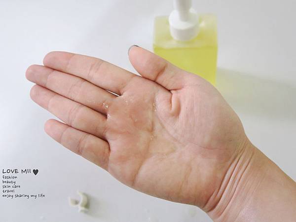 THREE平衡潔顏油