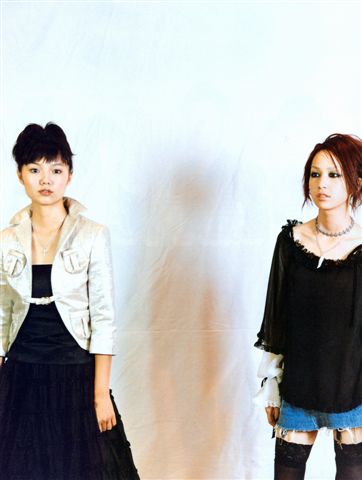 H Magazine - October 2005-02
