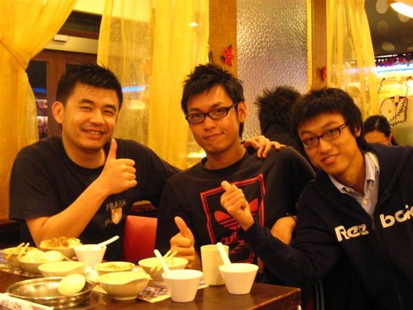 大DAVID、俊偉、學弟