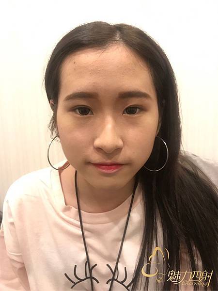 台中霧眉 分享台中繡眉 飄眉 眼線 柔霧眉 不用再為了眉毛畫不對稱而苦惱啦 超滿意 超自然美到翻的眉毛 魅力四射