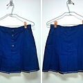 [全新]素面藍色雙口袋排釦百褶短裙------$190