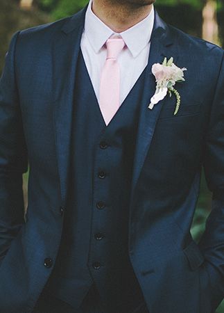 5aaf4717845aa90a390cc50084c7bef1--groomsmen-wedding-attire-groom-and-groomsmen.jpg