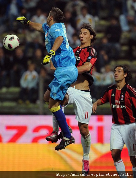 Milan-20101002-R06-Ibra-Nesta.jpg