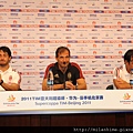 Milan-20110803-Nesta-pato-教練-press.jpg