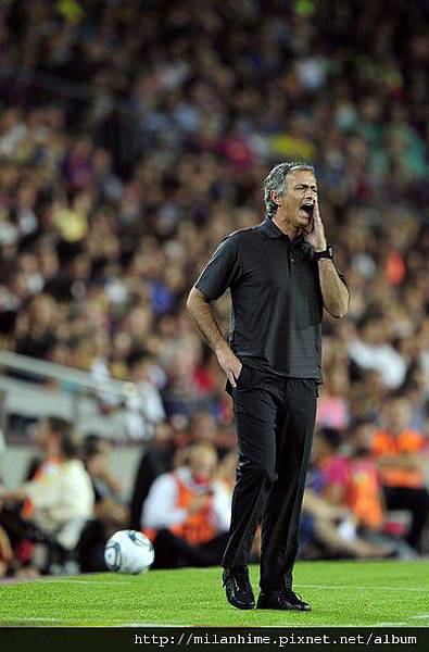 Barca-20110817-SuperCup-皇馬-重點在場邊-JoseMourinho2.jpg