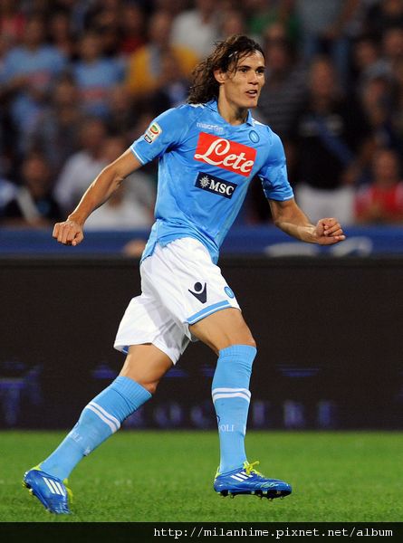 Milan-20110918-Napoli-重點在球衣-Cavani-g.jpg