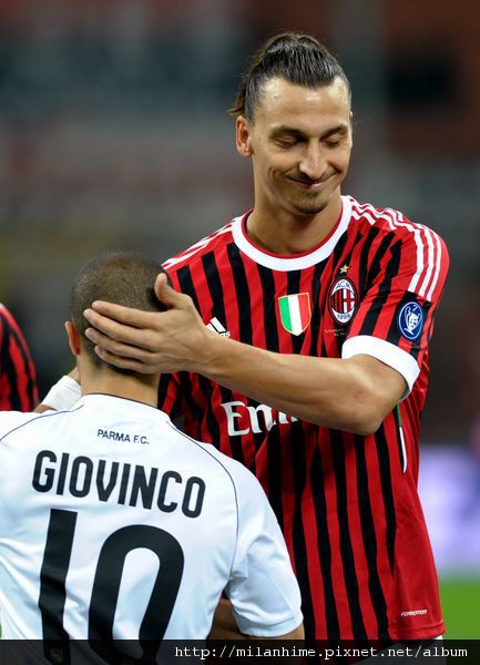 Milan-20111026-Giovinco-Ibra-大巨人與小矮人.jpg