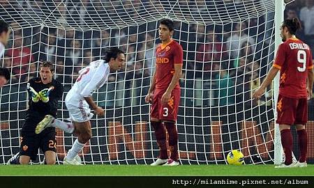 Milan-20111029-Roma-NestaGoal-瞬間.jpg