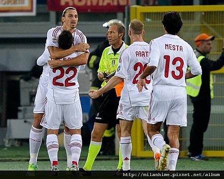 Milan-20111029-Roma-IbraGoal-funny三角習題.jpg