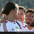 Milan-20120108-R17-Goal歡慶pato.jpg